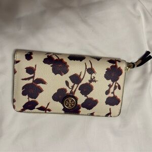 Tory Burch wallet